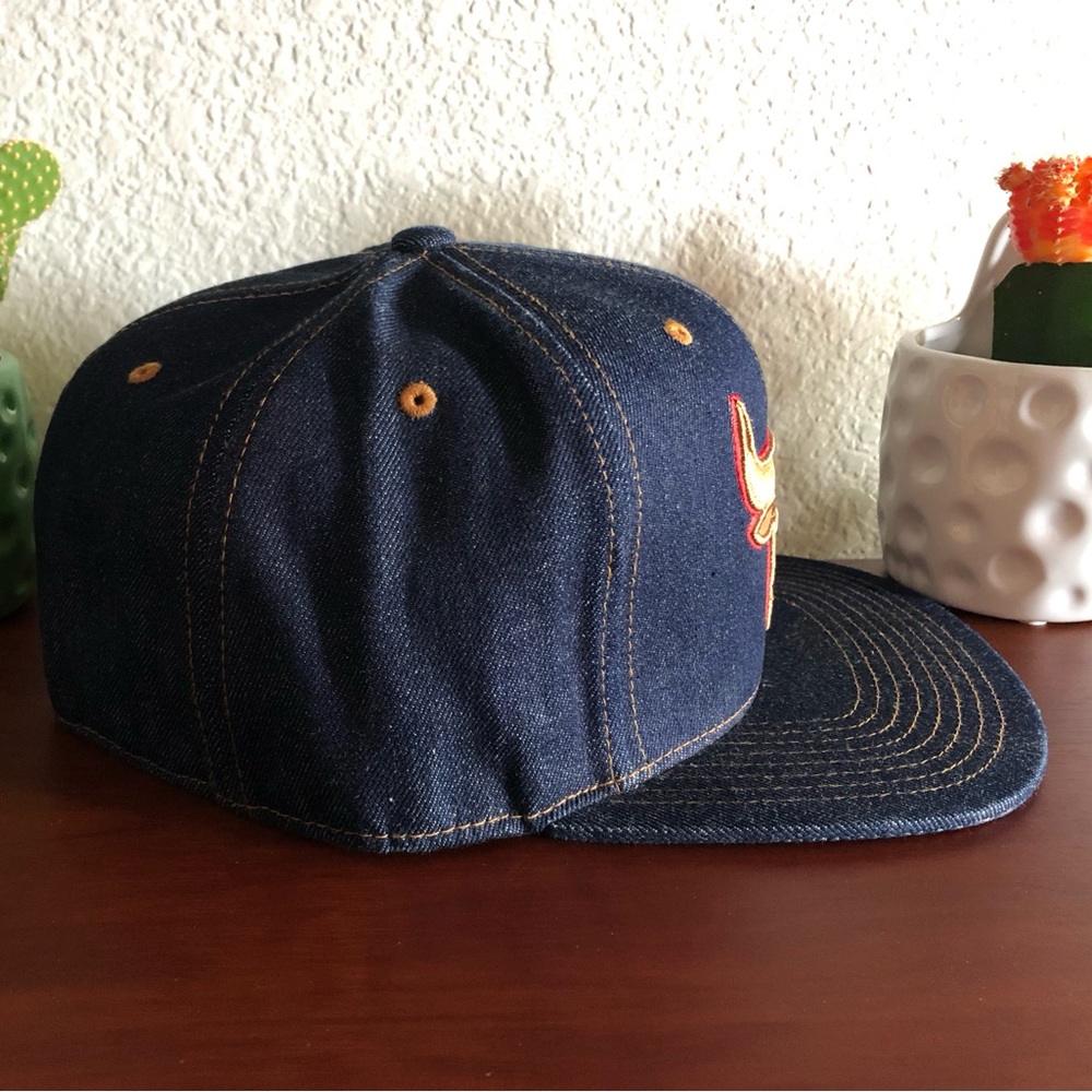 Mitchell & Ness Chicago Bulls Denim Fitted Cap Size 7 3/8 - Picture 2 of 9
